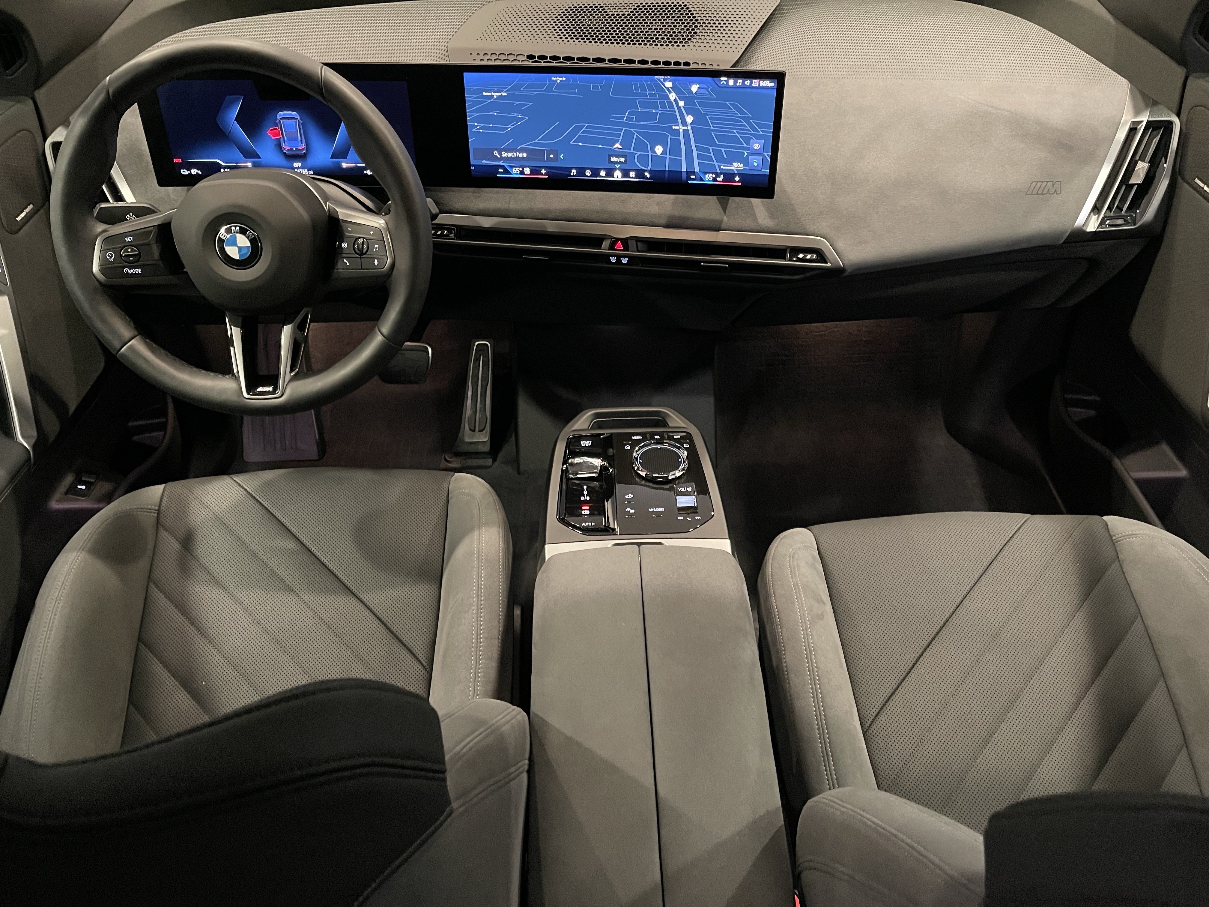 Used 2026 BMW iX xDrive45 w/ M Sport Package AWD/4WD image 16