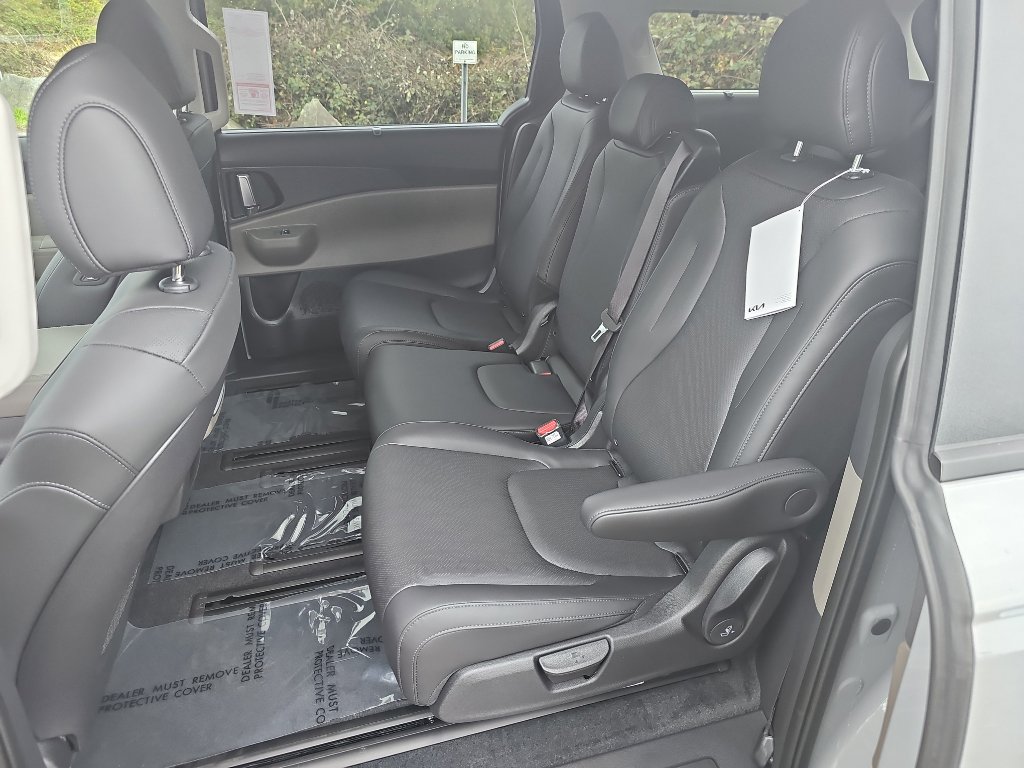 New 2026 Kia Carnival EX image 22