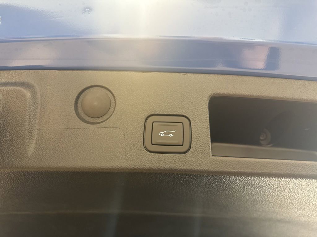 New 2026 Chevrolet Equinox RS w/ Convenience Package III AWD/4WD image 7