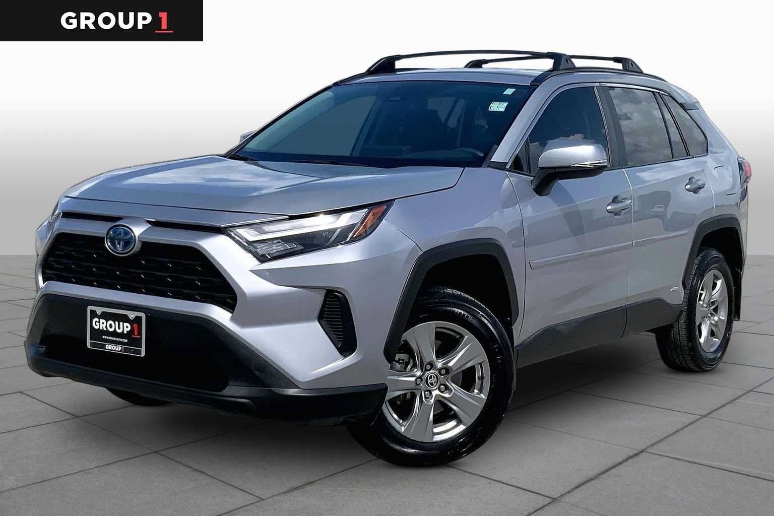 Used 2024 Toyota RAV4 XLE AWD/4WD image 1