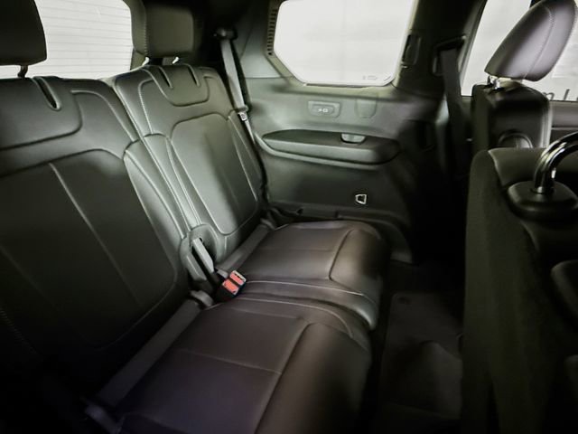 New 2025 Jeep Grand Cherokee L Limited w/ Black Appearance Package image 28