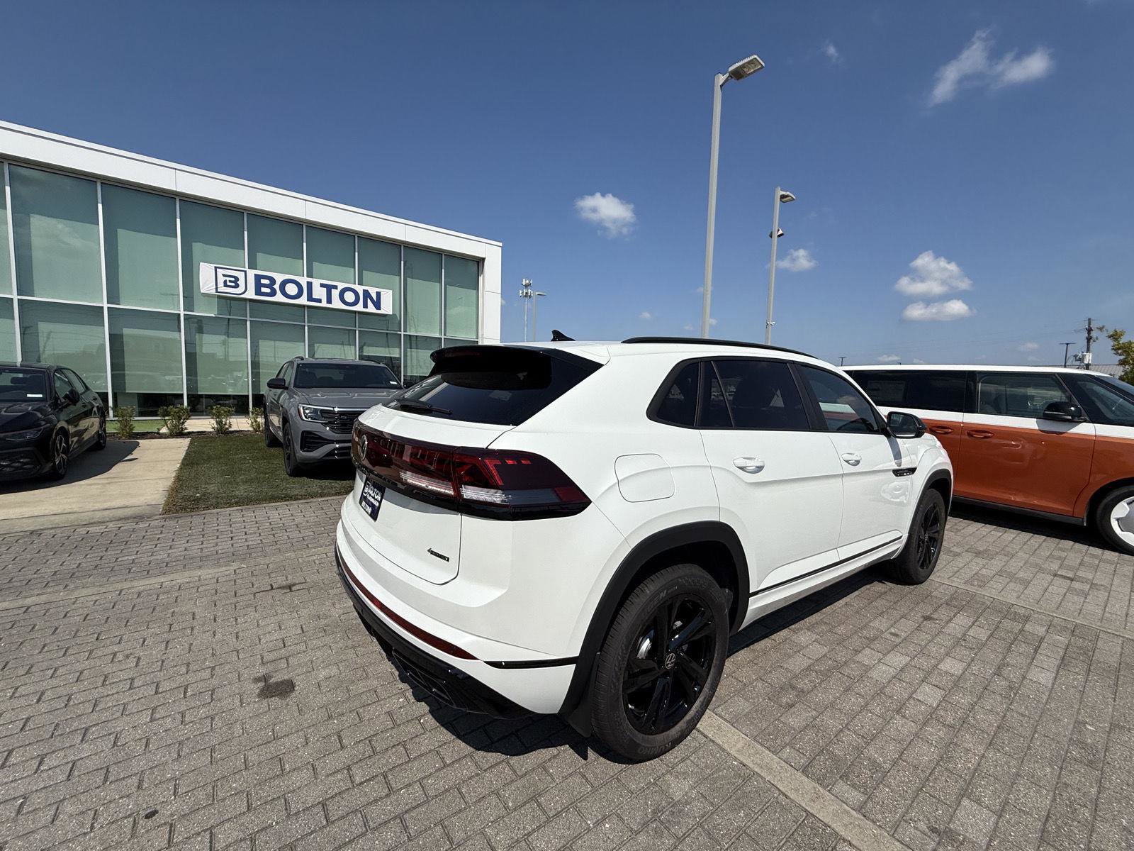 New 2026 Volkswagen Atlas Cross Sport SEL R-Line image 8