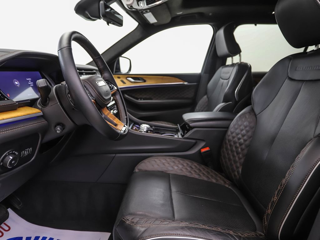 Used 2023 Jeep Grand Cherokee L Summit image 11