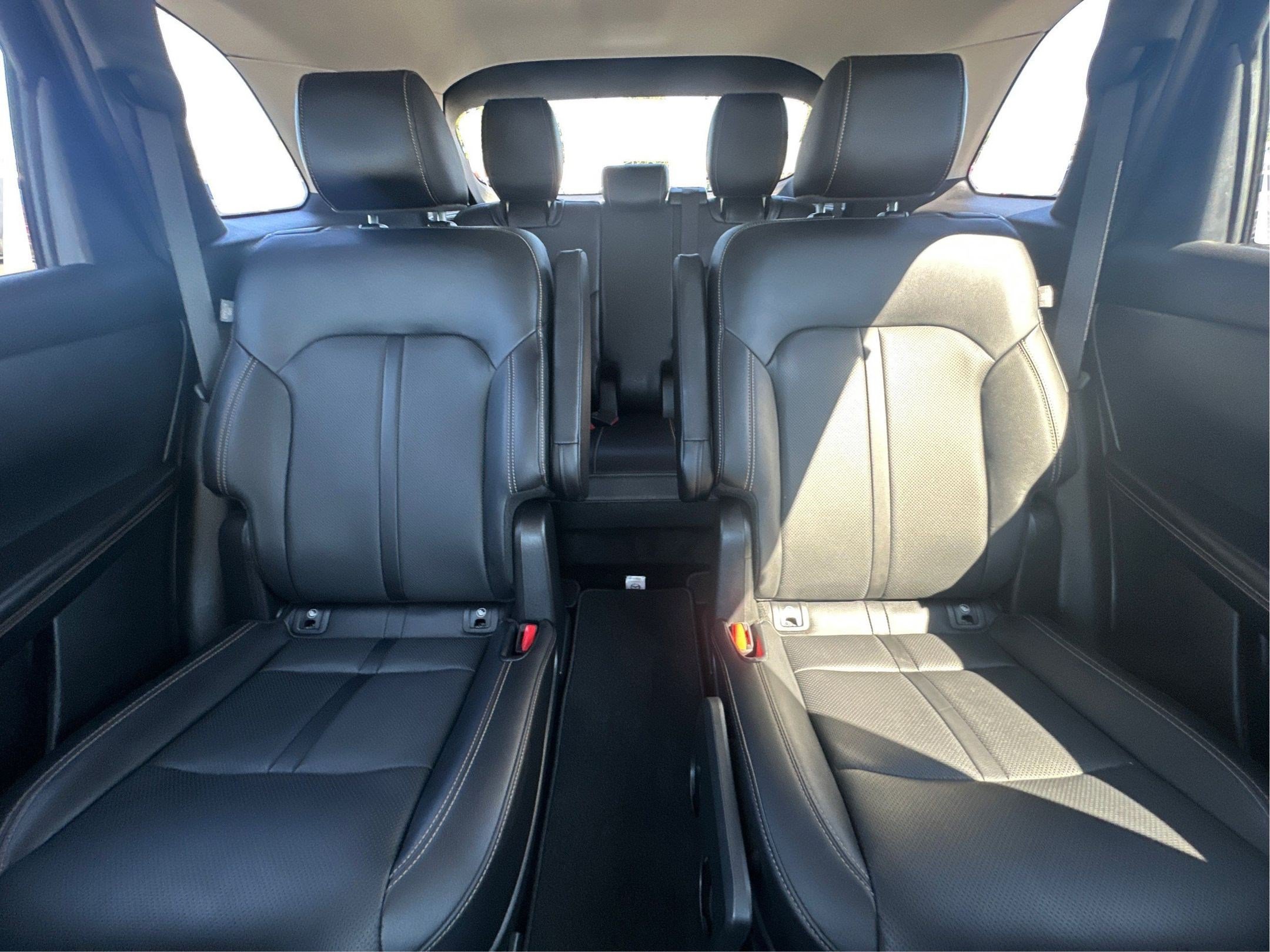 Used 2024 MAZDA CX-90 Plug-In Hybrid w/ Premium Pkg AWD/4WD image 13
