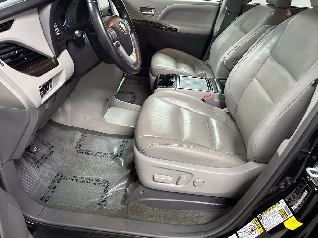 Used 2017 Toyota Sienna XLE Premium AWD/4WD image 12