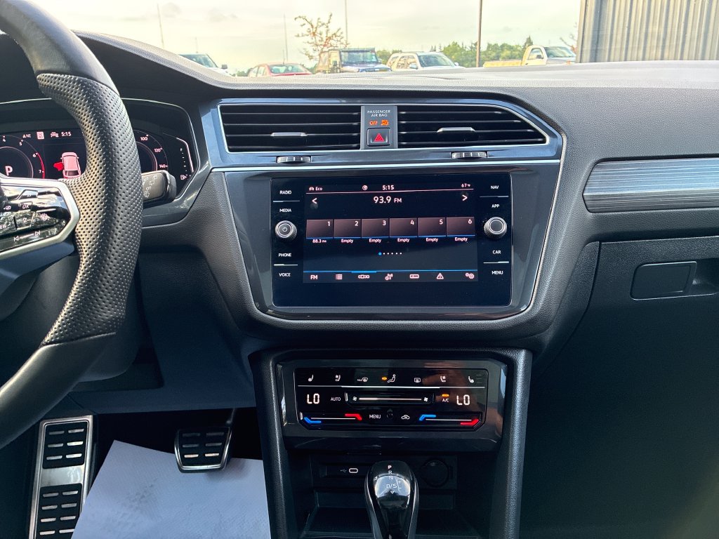 Used 2024 Volkswagen Tiguan SEL R-Line AWD/4WD image 25
