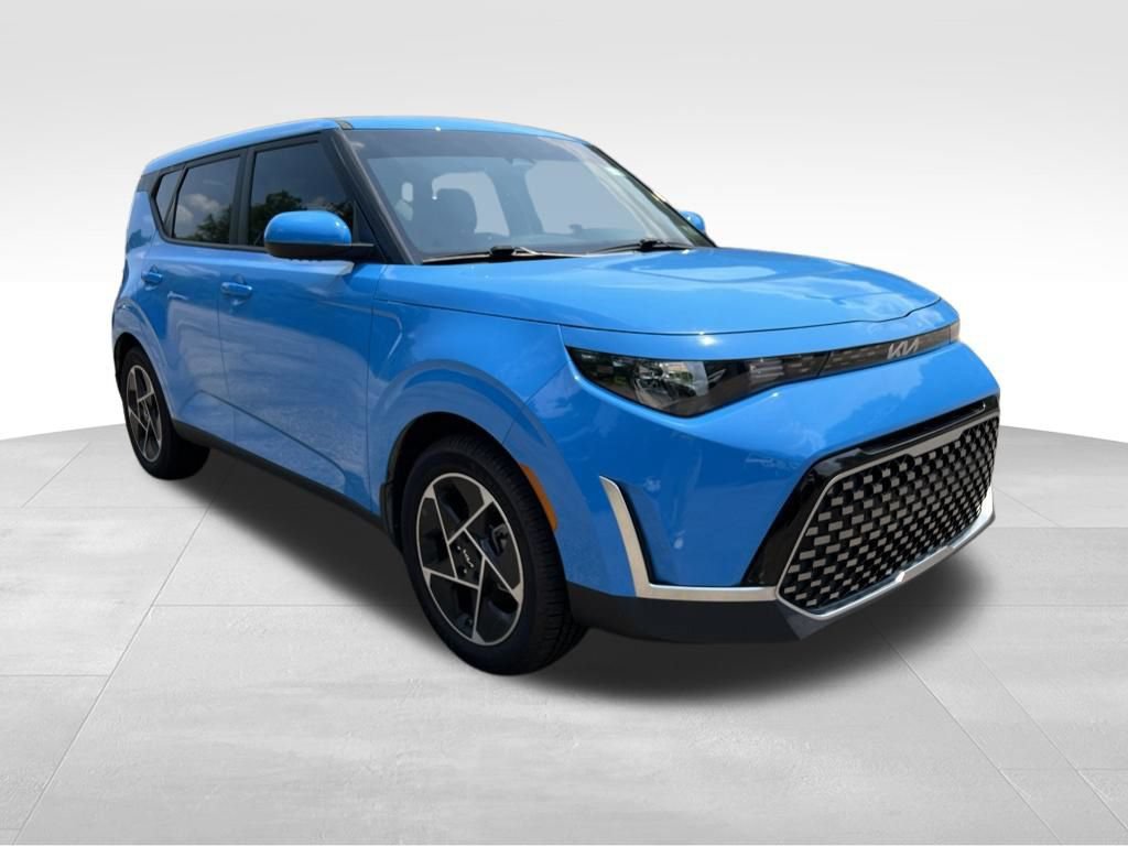 Used 2025 Kia Soul EX FWD image 5