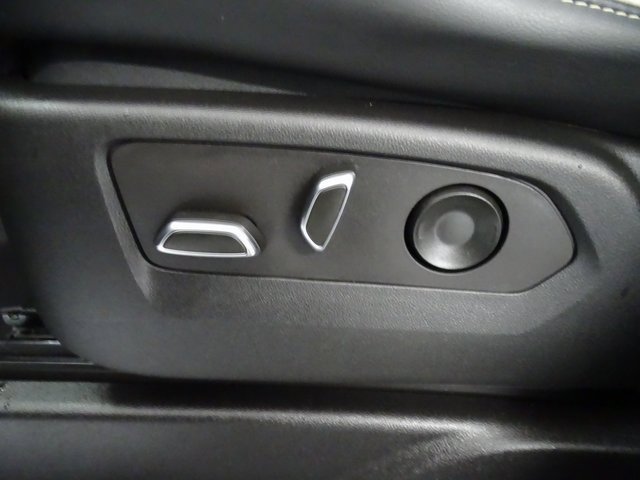 Certified 2023 Cadillac Escalade Premium Luxury image 3