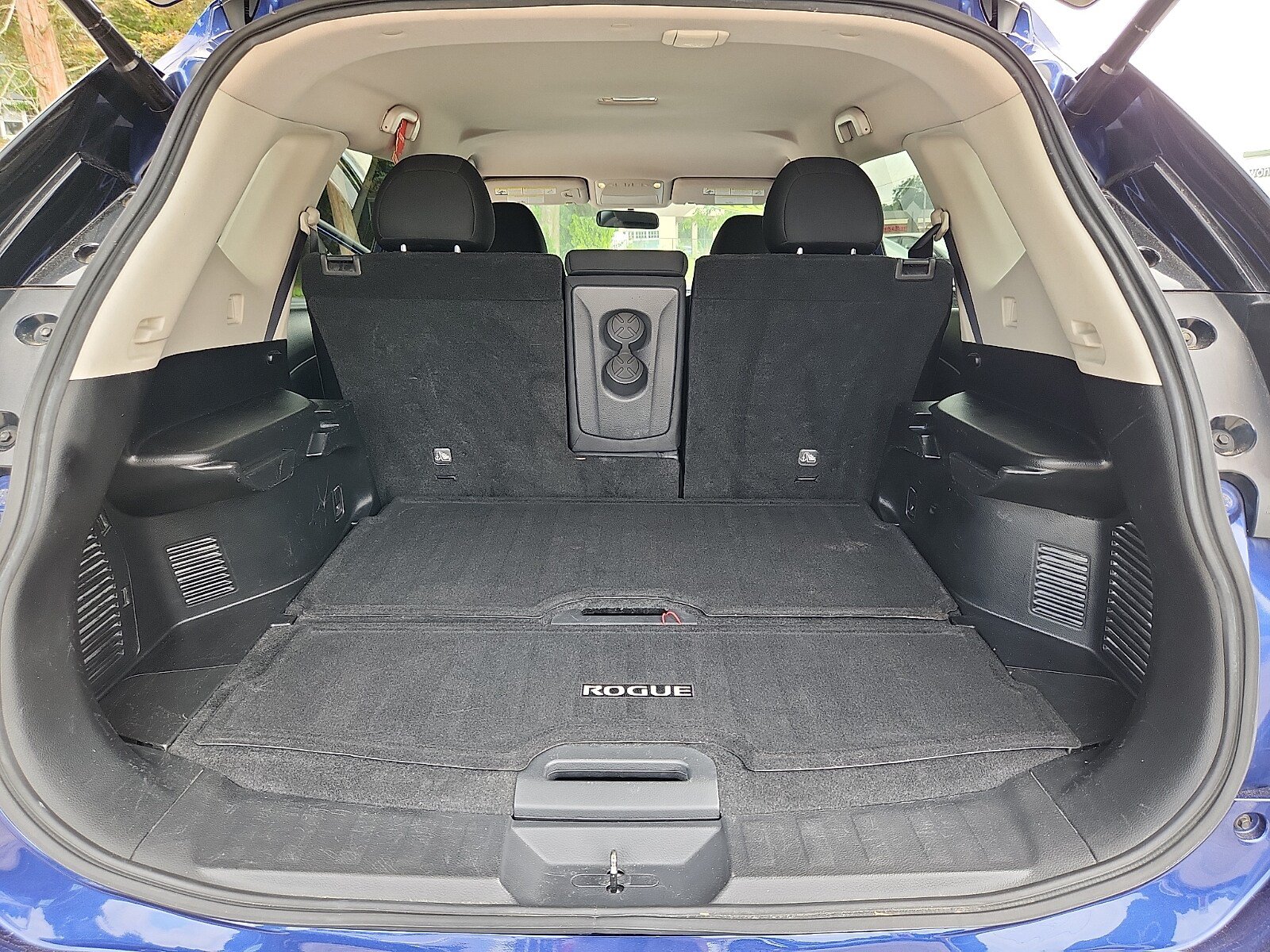 Used 2018 Nissan Rogue SV FWD image 28