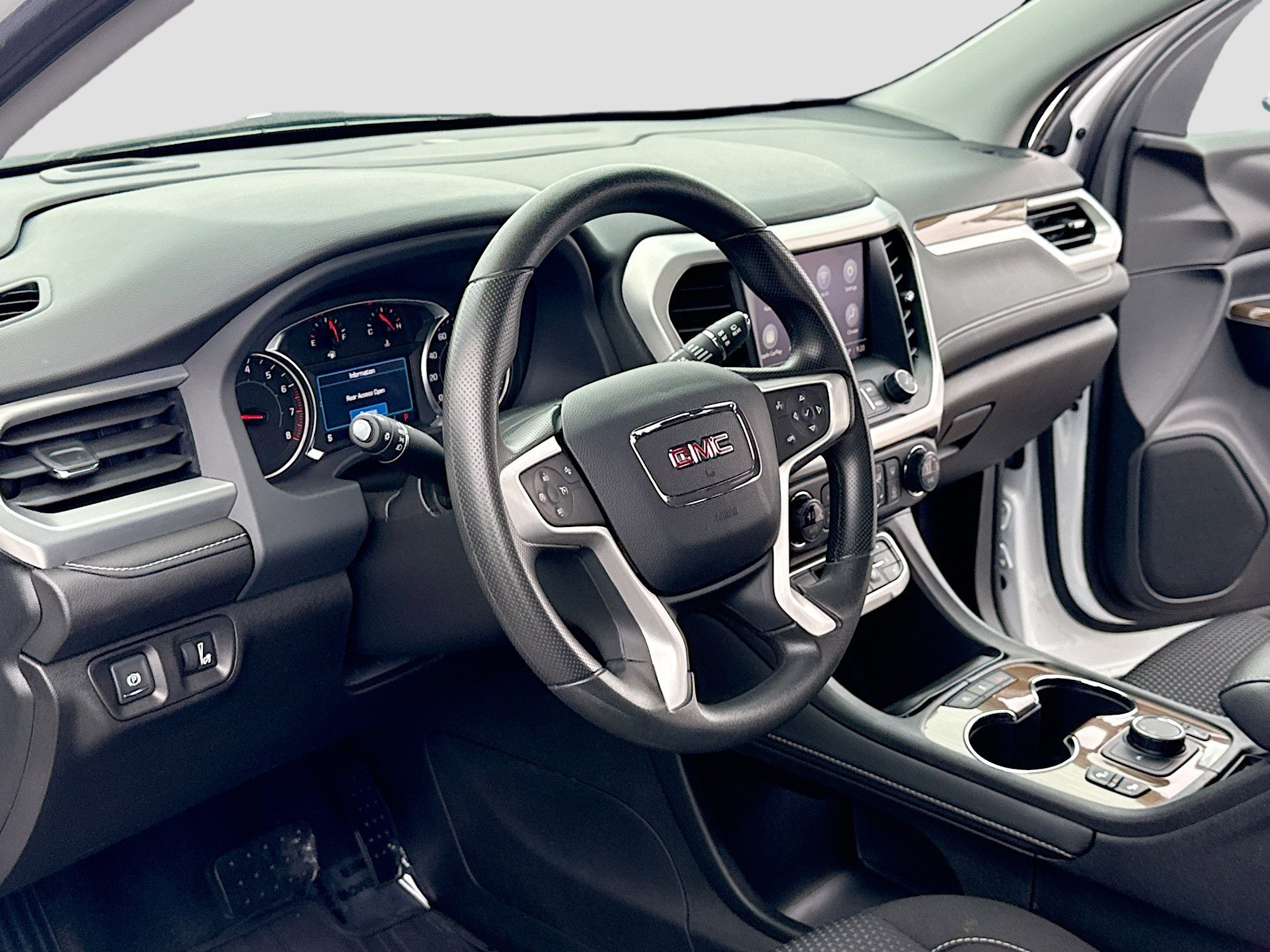 Used 2023 GMC Acadia SLE w/ Driver Convenience Package image 4