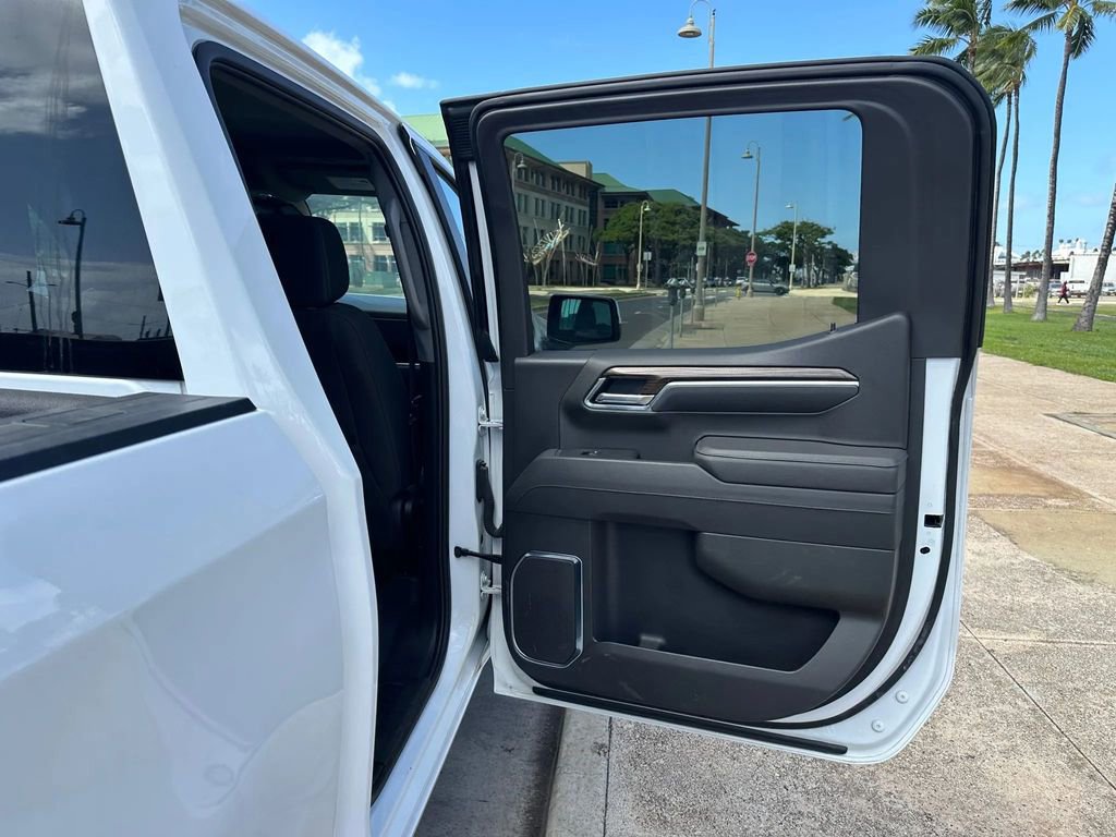 Used 2025 Chevrolet Silverado 1500 LT image 16