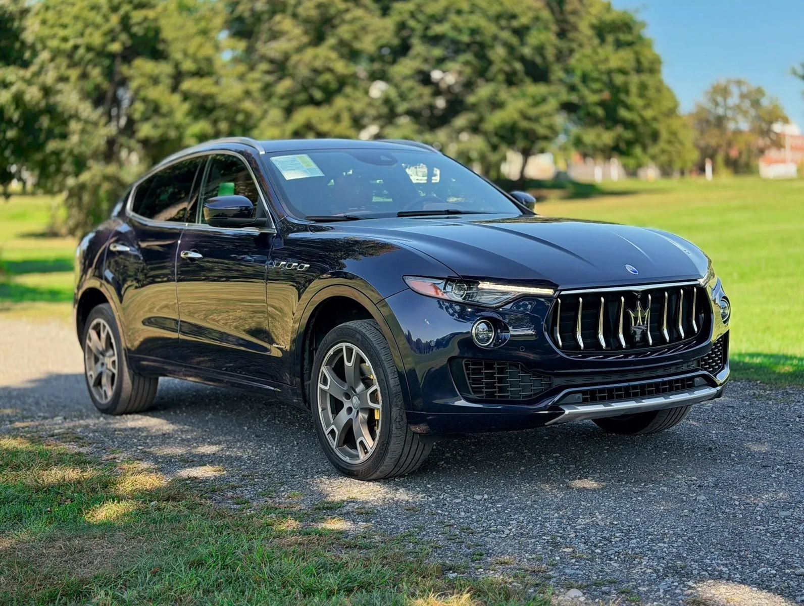 Used 2018 Maserati Levante GranLusso AWD/4WD image 9