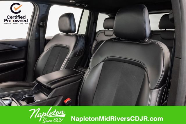 Used 2025 Jeep Grand Cherokee Altitude image 8