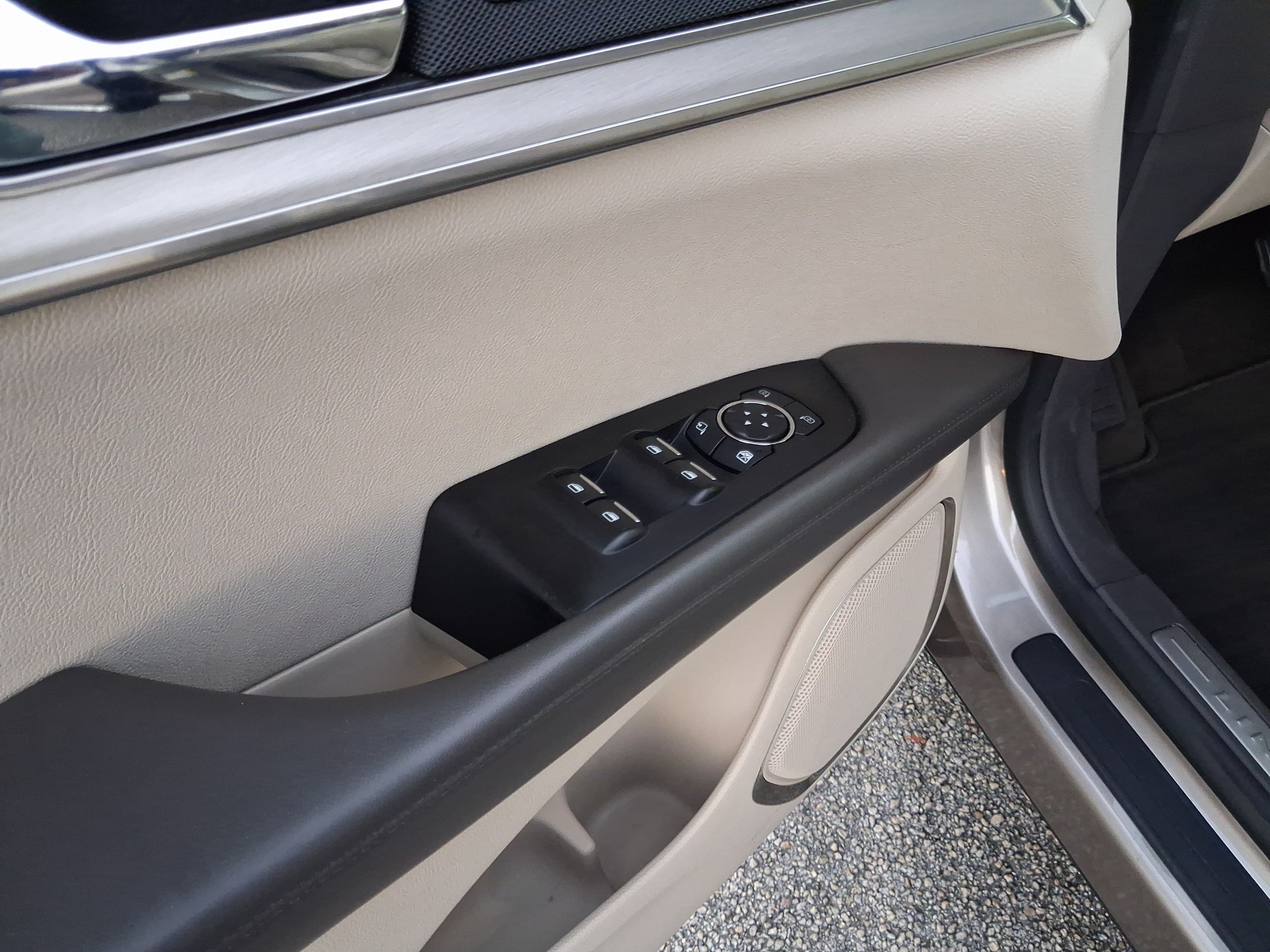 Used 2019 Lincoln Nautilus FWD image 14