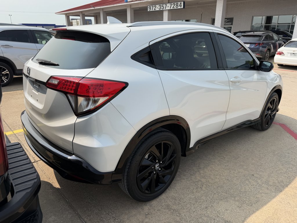 Used 2022 Honda HR-V Sport image 3