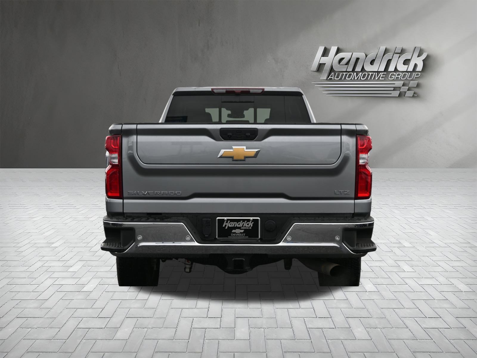 Used 2024 Chevrolet Silverado 2500 LTZ w/ LTZ Convenience Package image 9