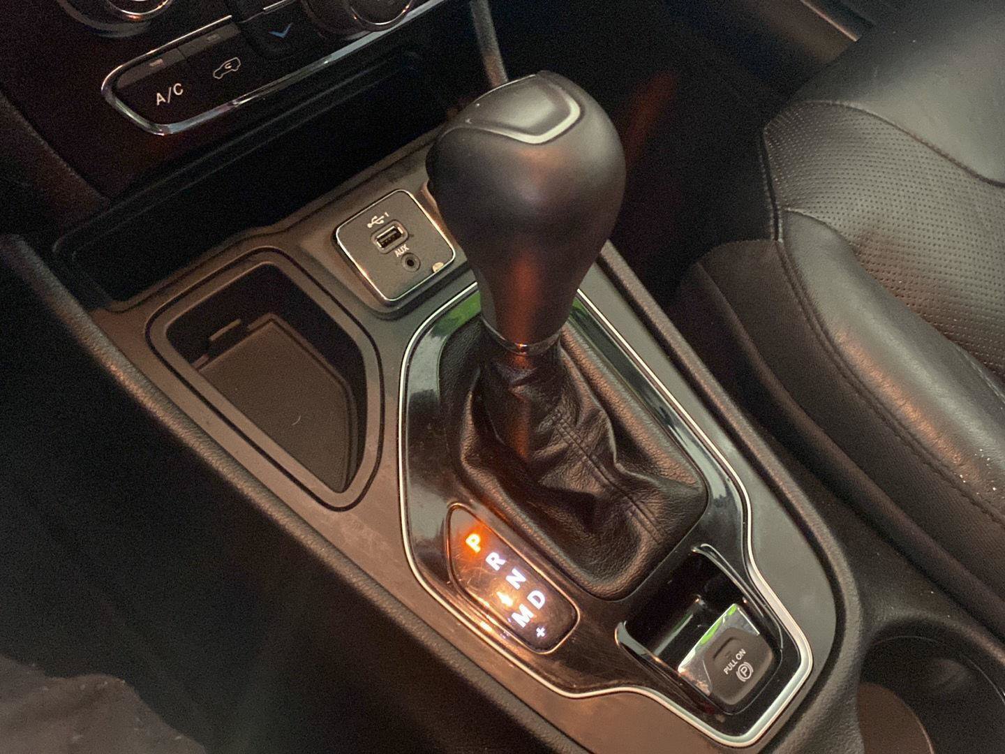Used 2020 Jeep Cherokee Limited FWD image 27