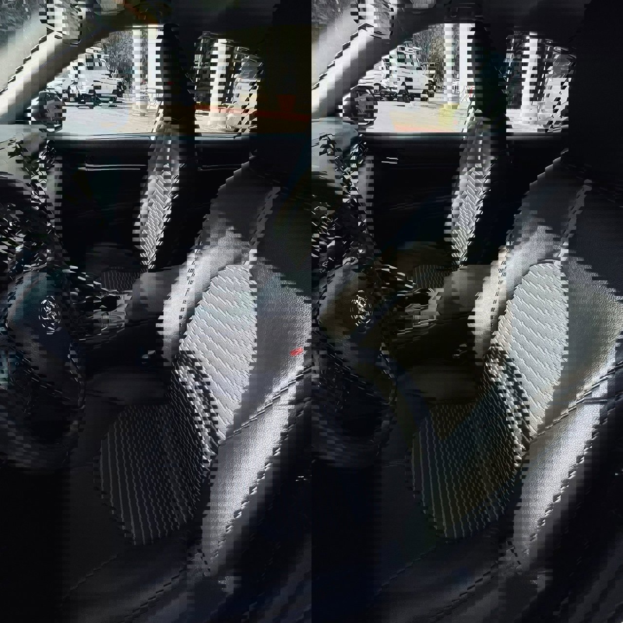 Used 2024 Toyota Camry SE image 19