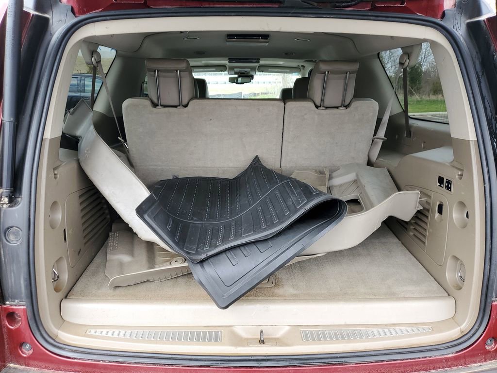 Used 2016 Chevrolet Suburban LTZ image 7