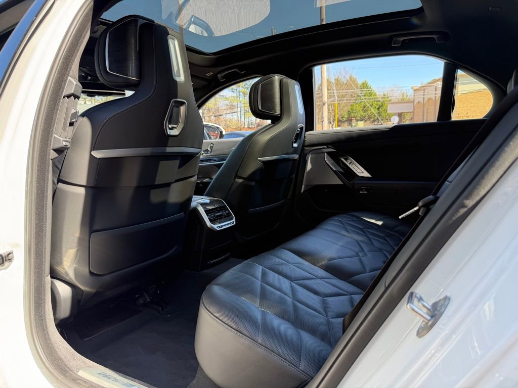 Used 2024 BMW 740i RWD image 30