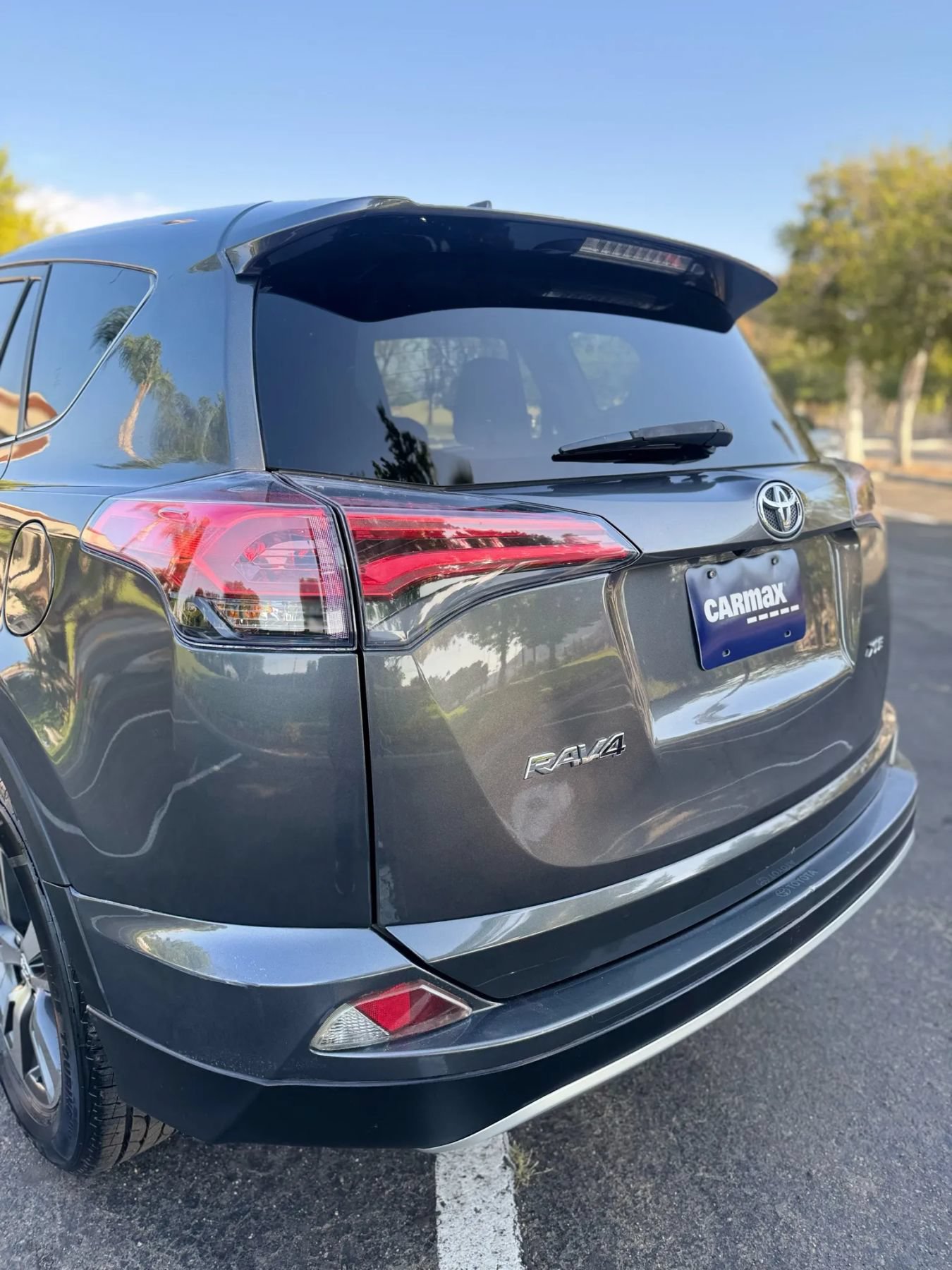 Used 2018 Toyota RAV4 XLE w/ Carpet Mat Package FWD image 39