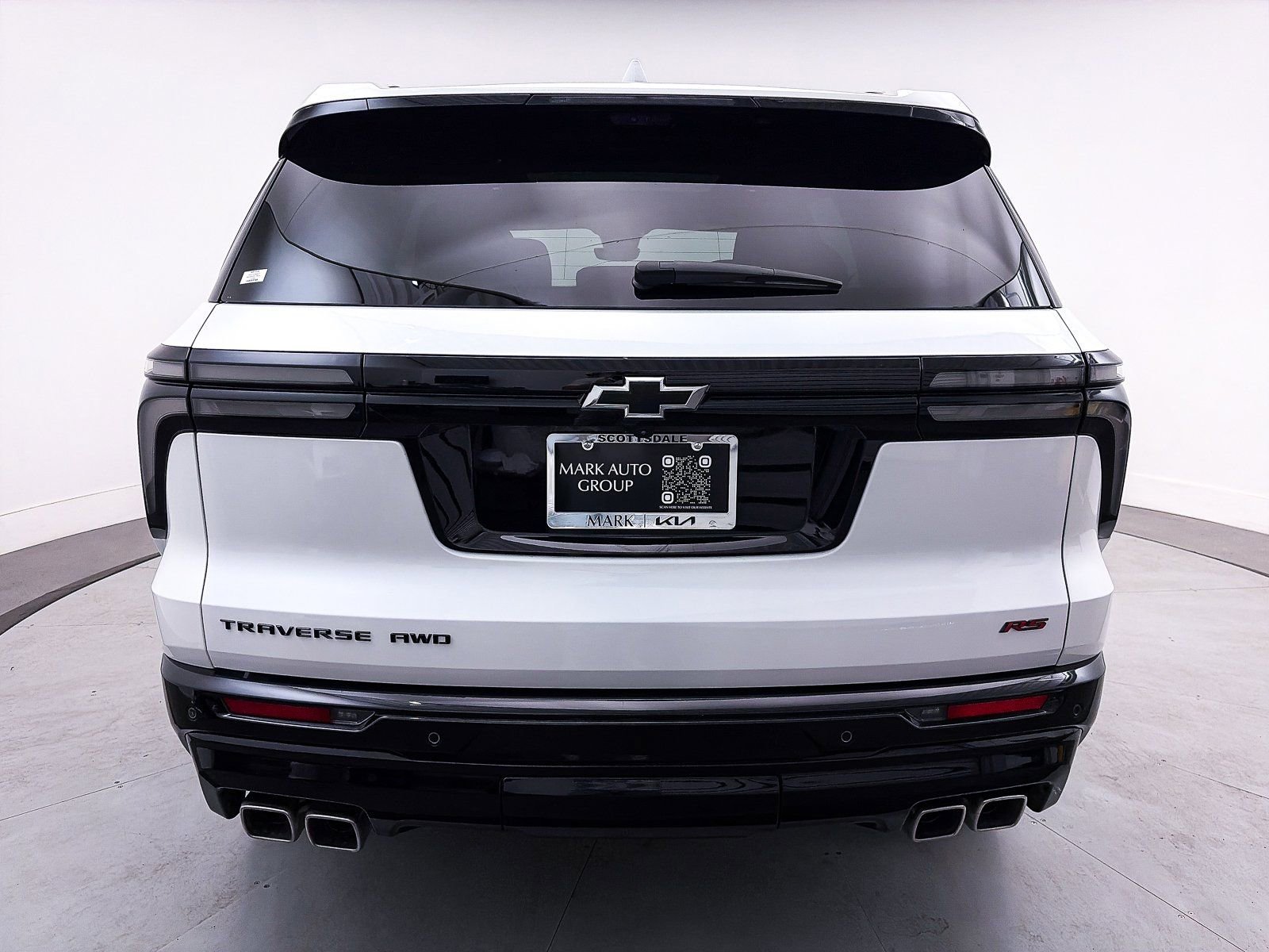 Used 2024 Chevrolet Traverse RS w/ LPO, Floor Liner Package AWD/4WD image 16