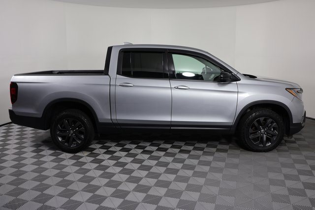 Used 2025 Honda Ridgeline Sport image 9