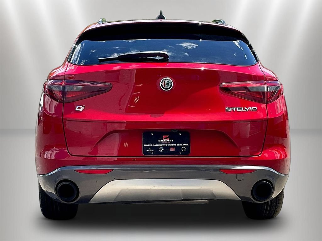 Used 2022 Alfa Romeo Stelvio Ti AWD/4WD image 5