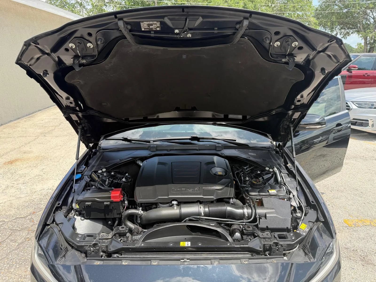 Used 2020 Jaguar XE S RWD image 19