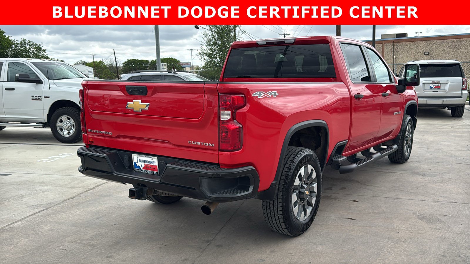 Used 2022 Chevrolet Silverado 2500 Custom w/ Custom Value Package image 5