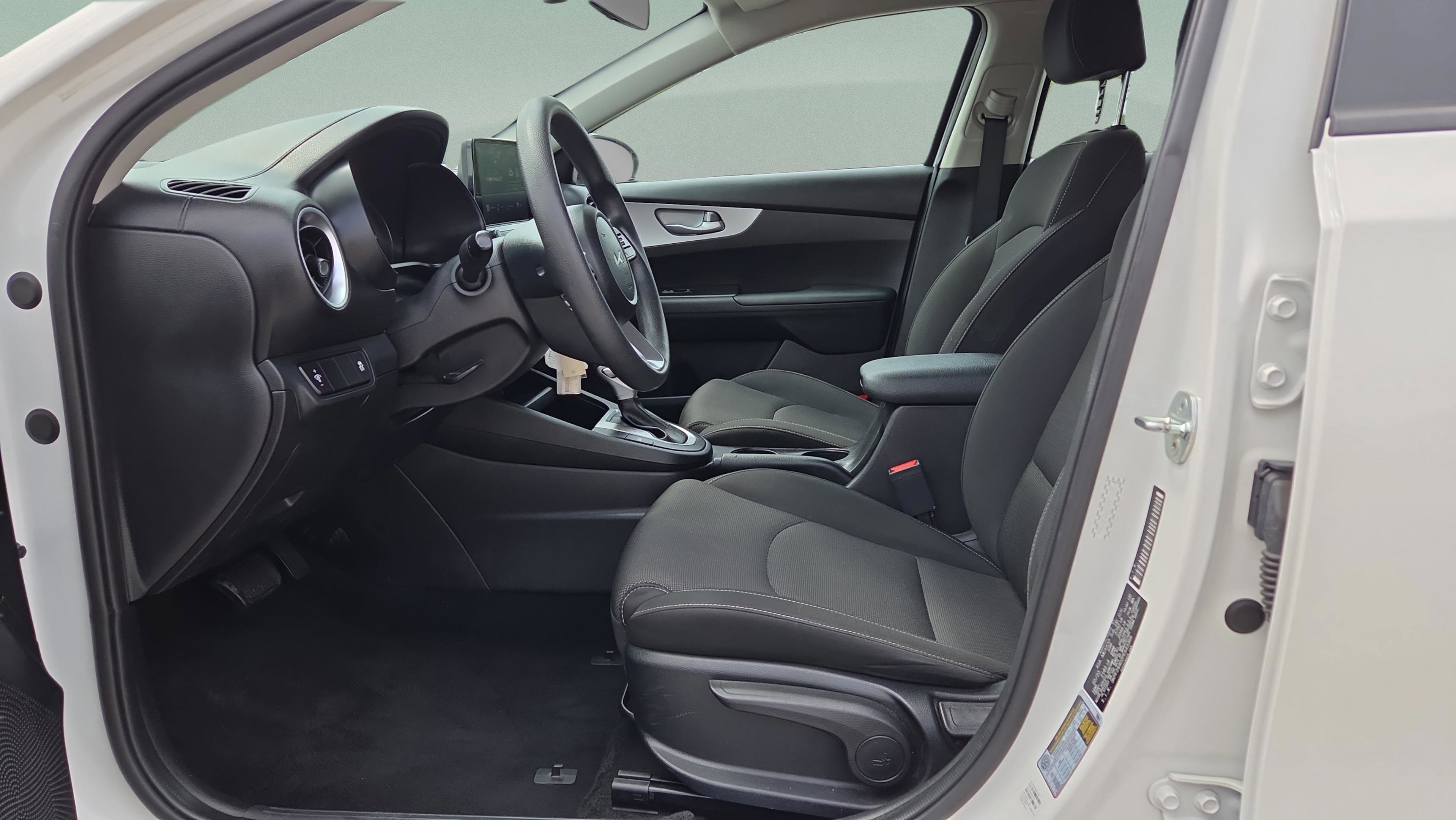 Used 2023 Kia Forte LX FWD image 9