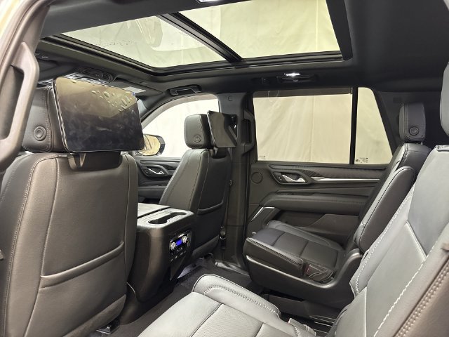 Used 2024 GMC Yukon Denali w/ Advanced Technology Package AWD/4WD image 14