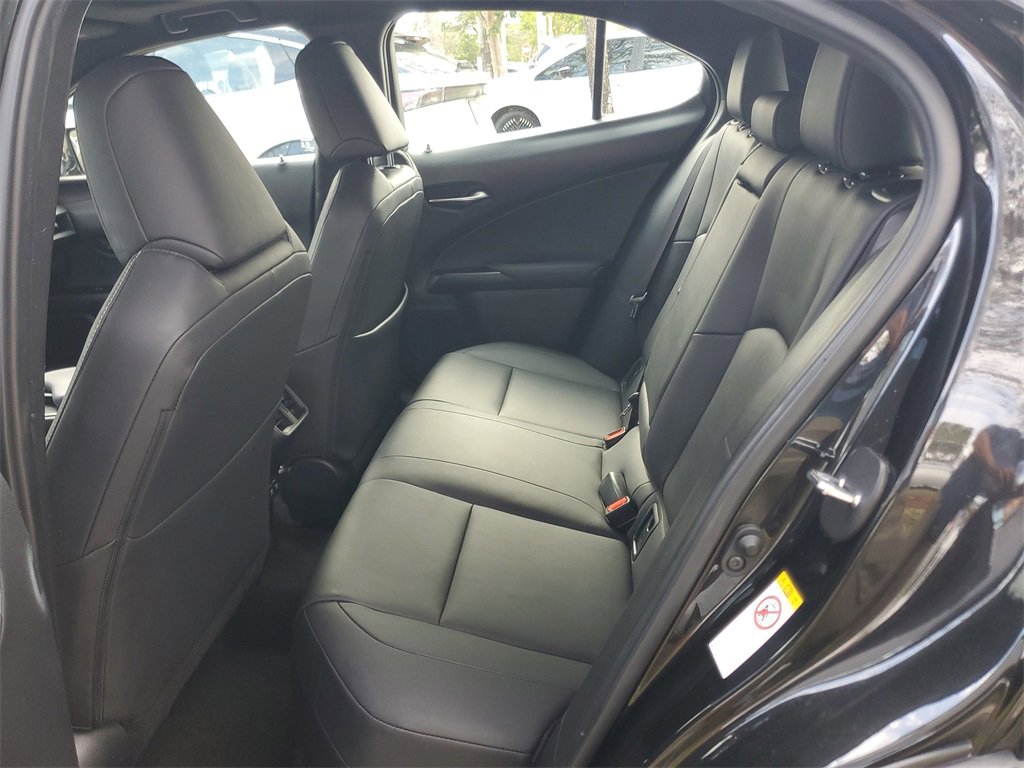 Used 2019 Lexus UX 200 image 9