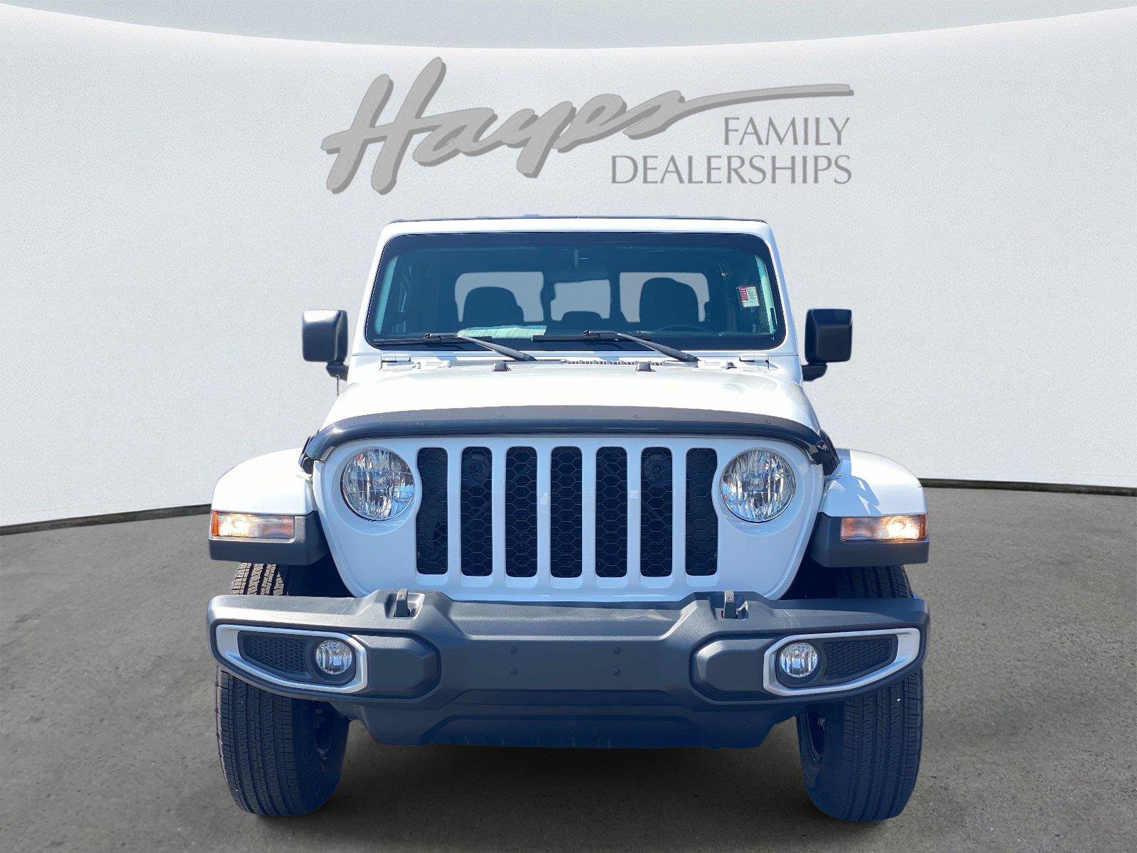 Used 2022 Jeep Gladiator Sport AWD/4WD image 9