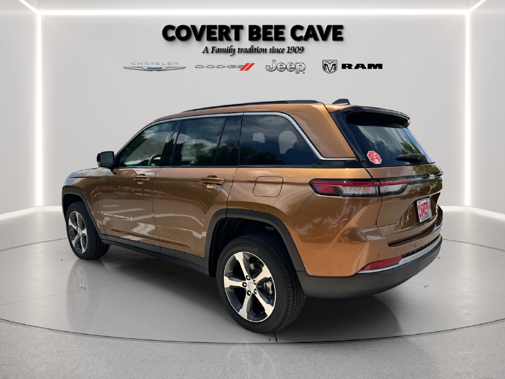 New 2026 Jeep Grand Cherokee Limited RWD image 10