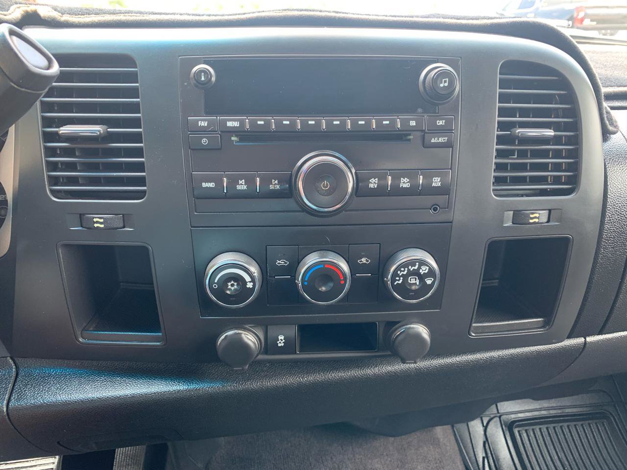 Used 2013 Chevrolet Silverado 1500 LT image 24