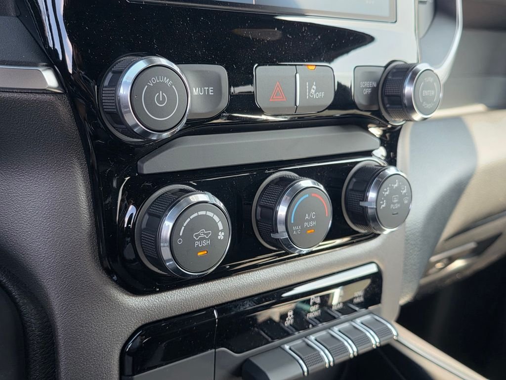 New 2026 RAM 1500 Big Horn w/ Night Edition AWD/4WD image 17