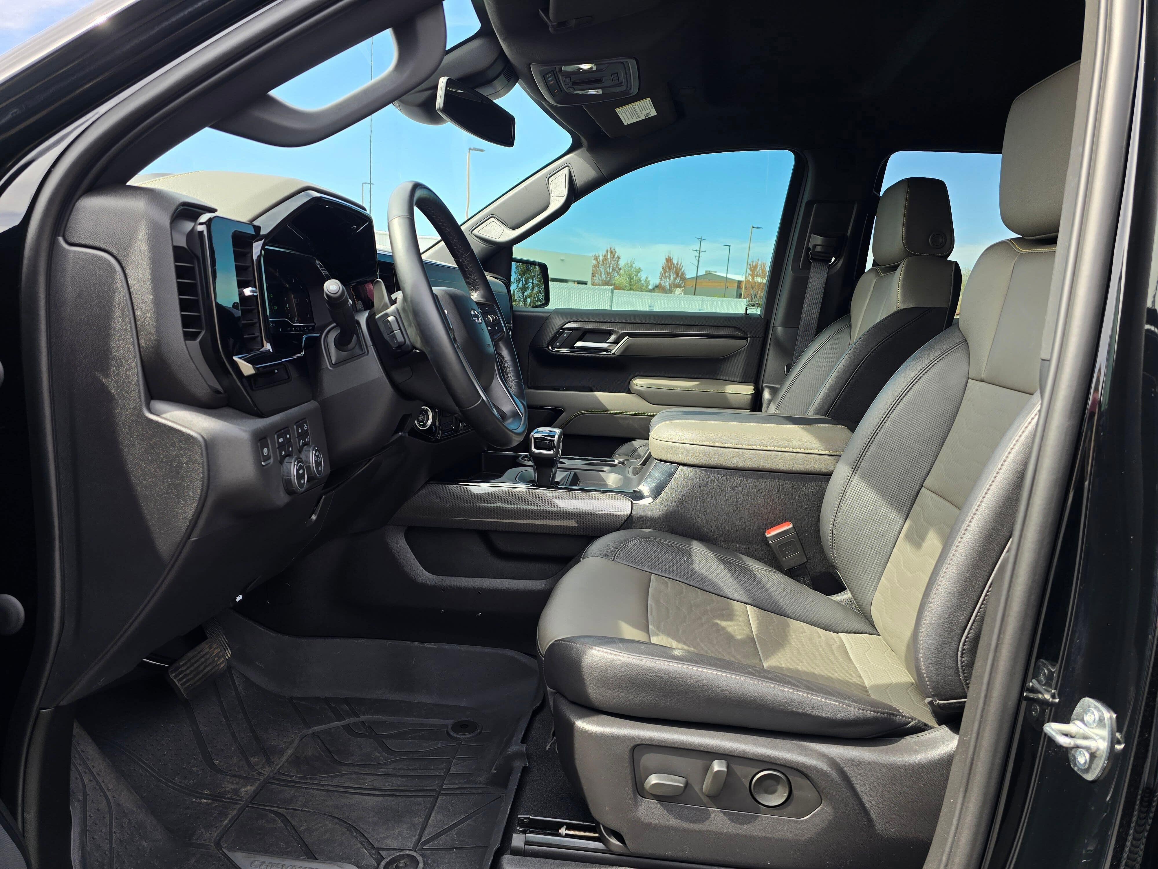 Used 2023 Chevrolet Silverado 1500 ZR2 image 11