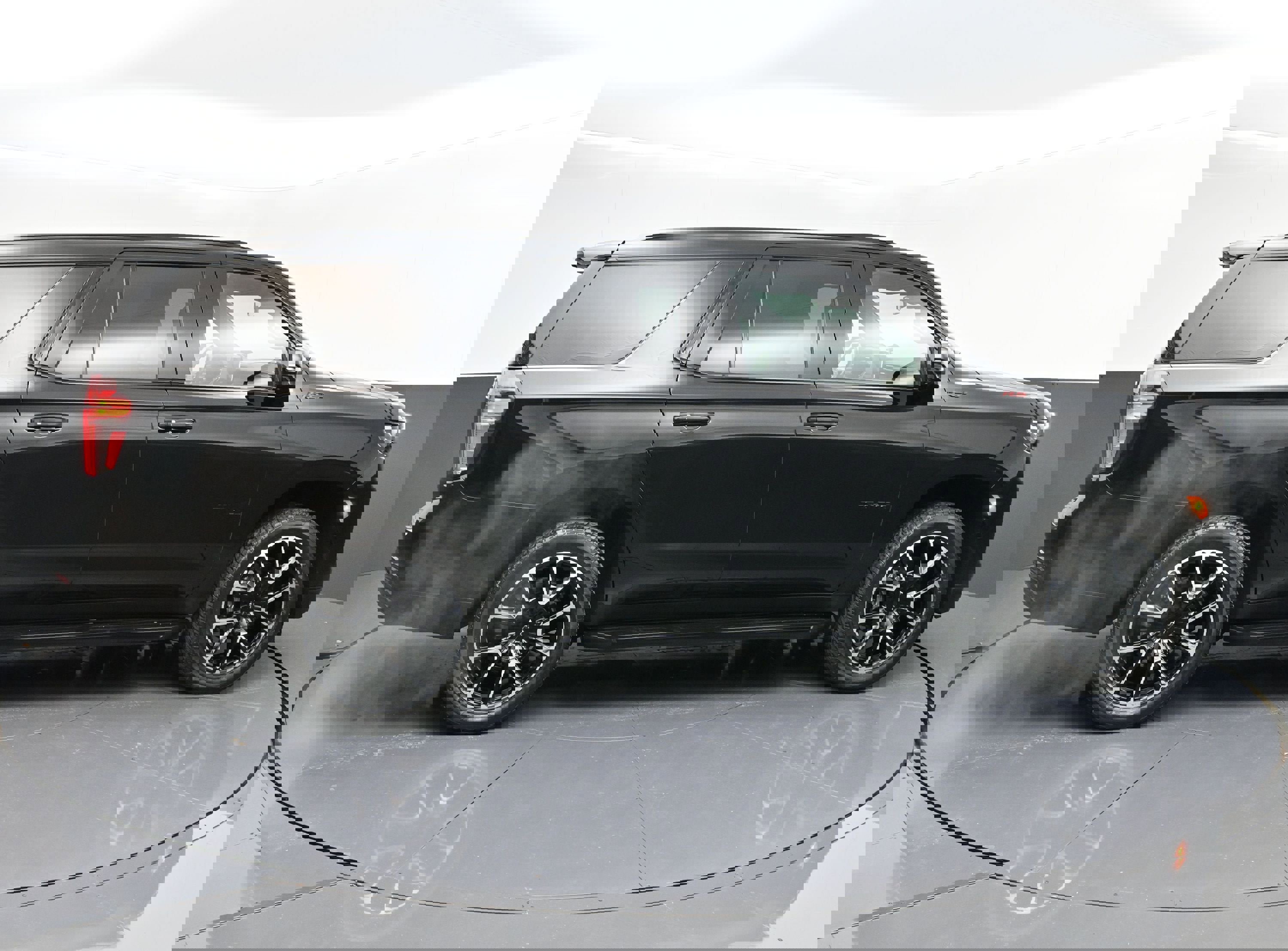 Used 2023 Chevrolet Tahoe RST w/ Luxury Package image 8