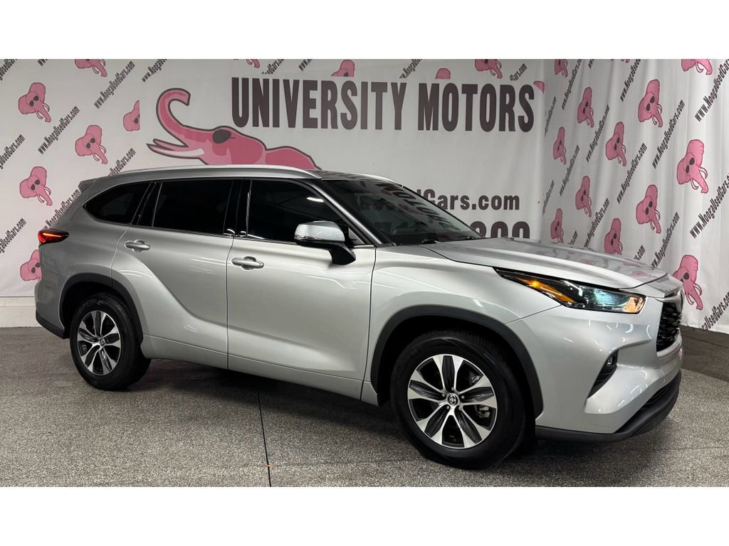 Used 2022 Toyota Highlander XLE image 5