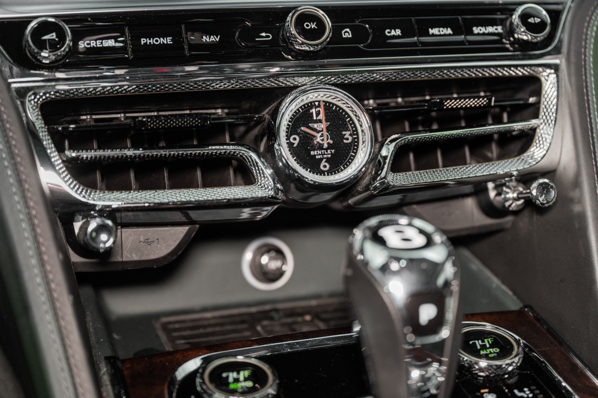 Certified 2022 Bentley Flying Spur V8 AWD/4WD image 40
