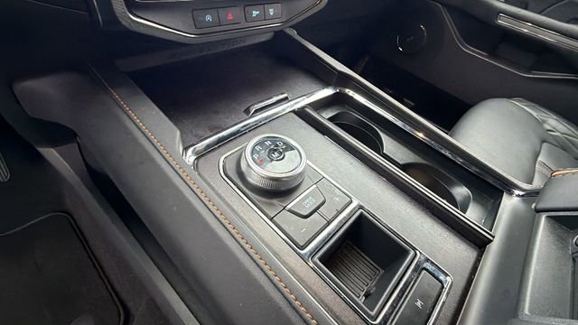 Used 2024 Ford Expedition Platinum image 24
