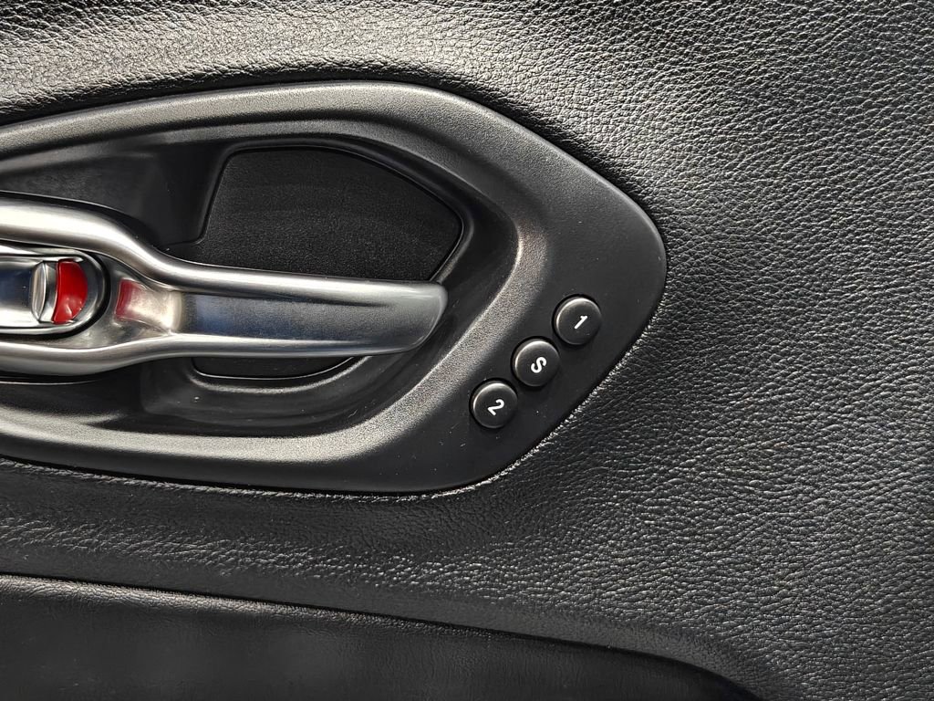 Used 2020 Jeep Cherokee Trailhawk image 62