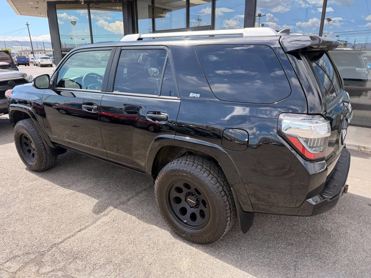Used 2017 Toyota 4Runner SR5 Premium AWD/4WD image 3