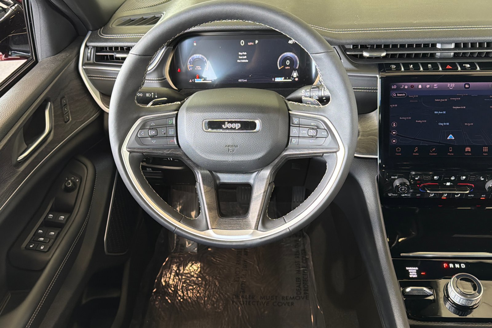 Used 2025 Jeep Grand Cherokee Limited w/ Luxury Tech Group II AWD/4WD image 13