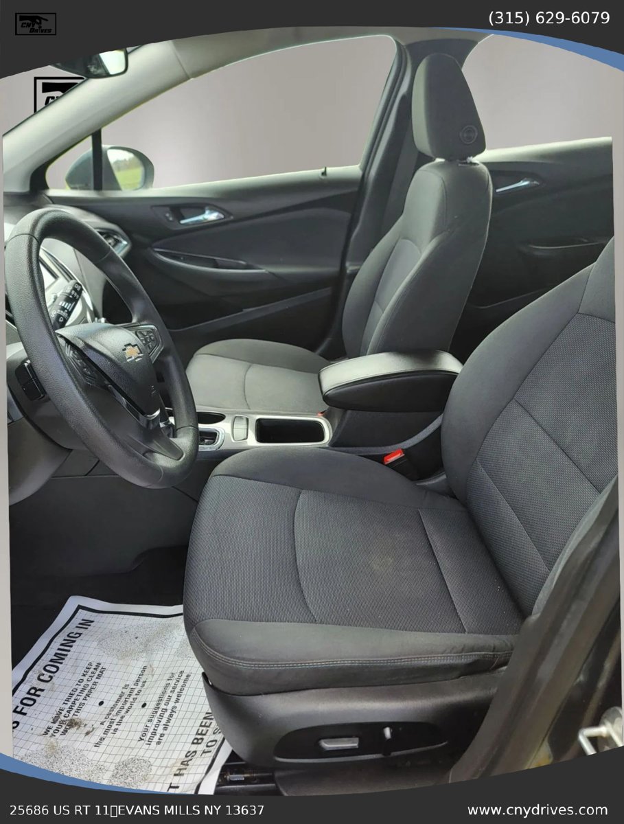 Used 2018 Chevrolet Cruze LT w/ Convenience Package FWD image 9