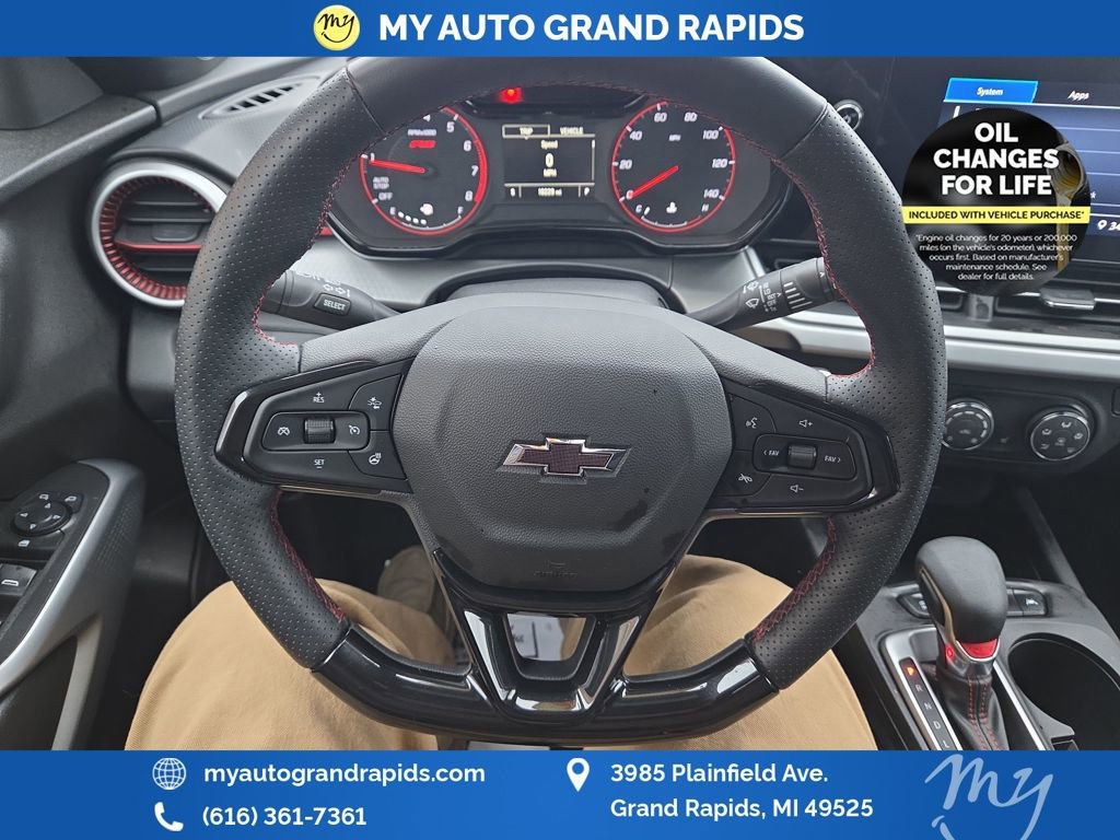 Used 2024 Chevrolet Trax RS image 9