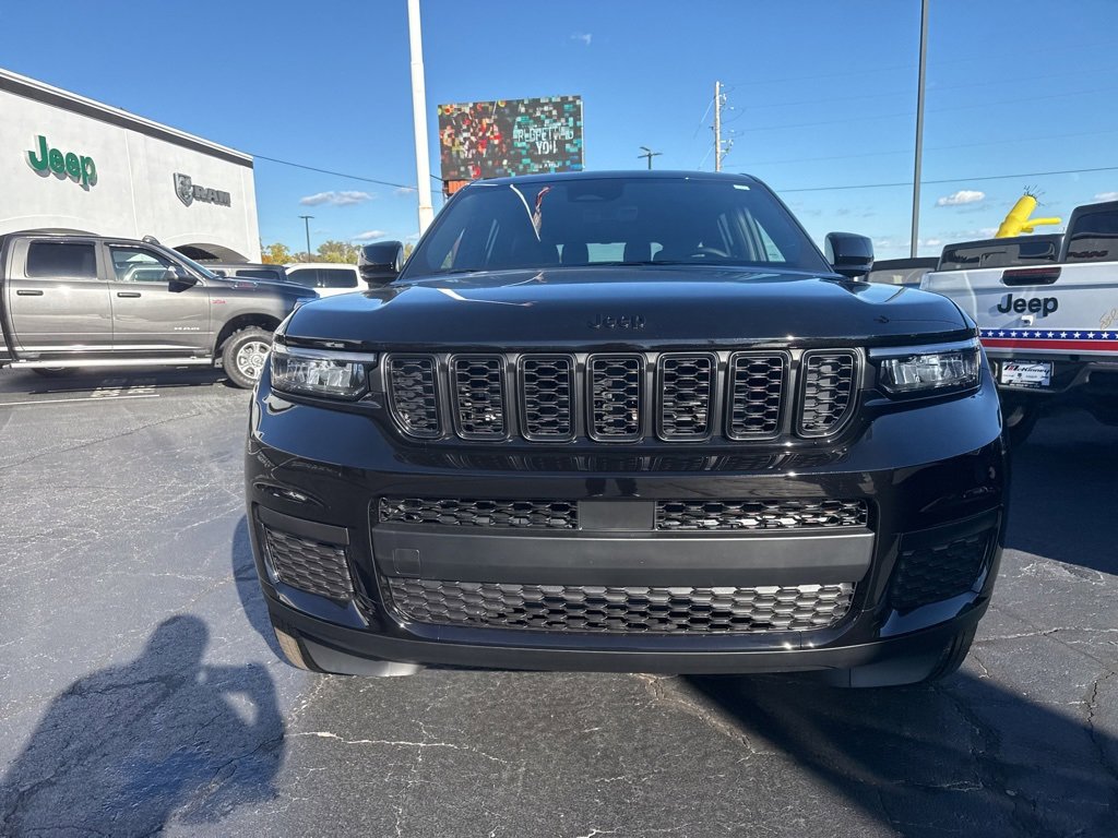 New 2025 Jeep Grand Cherokee L Altitude image 3