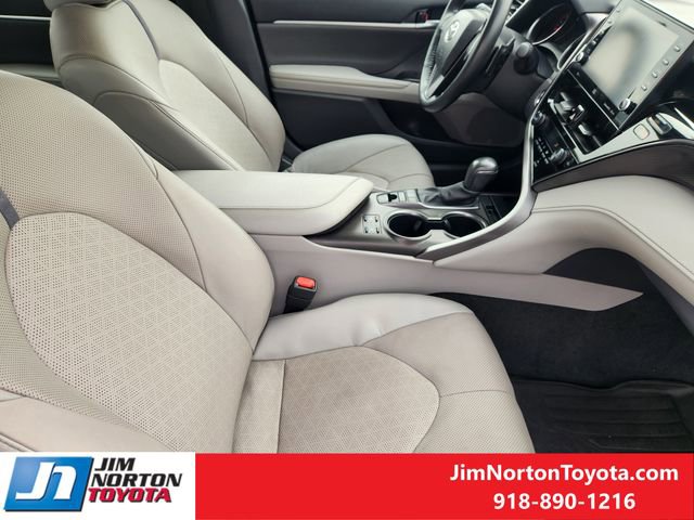Used 2024 Toyota Camry XSE w/ Navigation Package image 15
