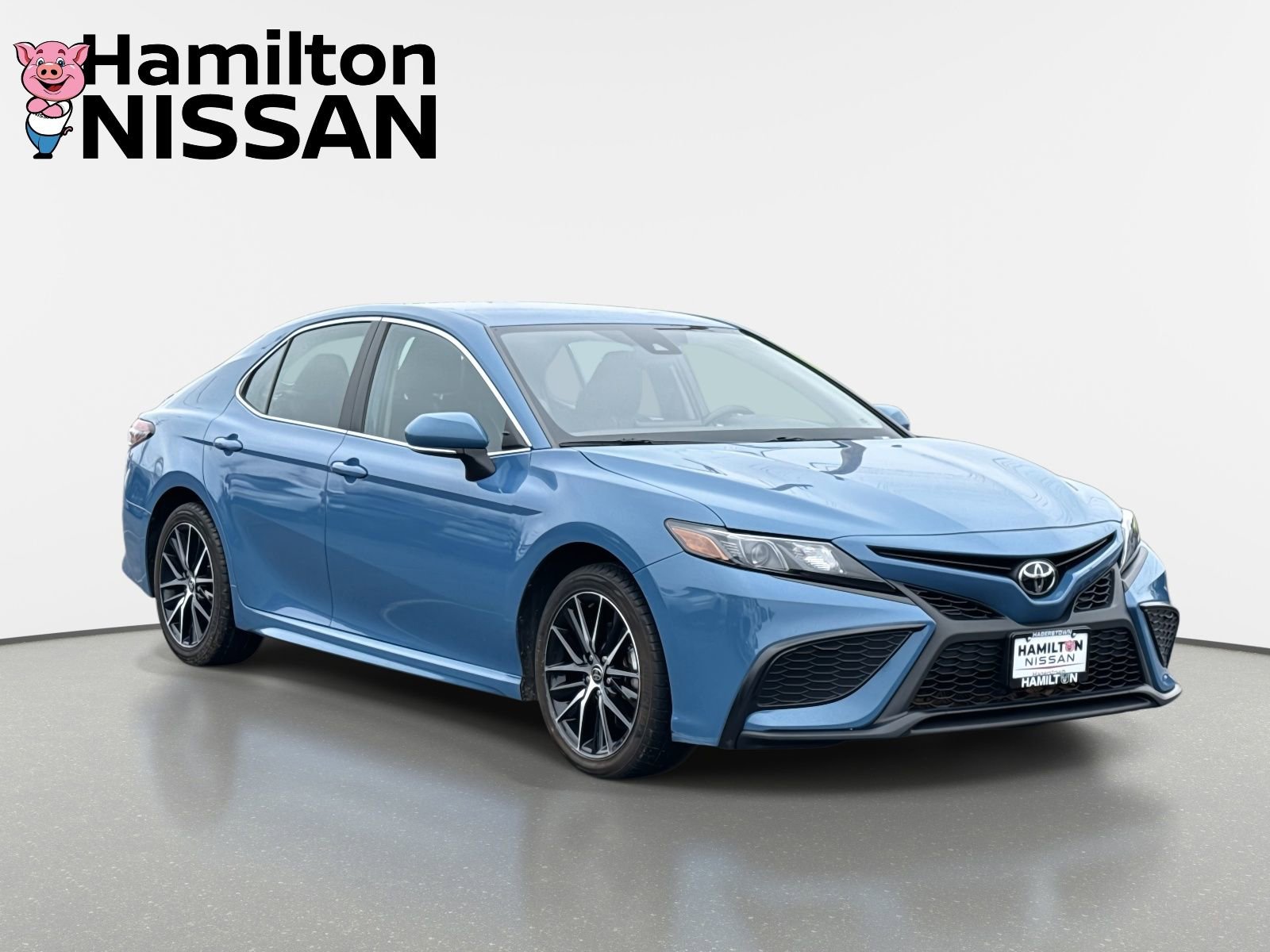 Used 2023 Toyota Camry SE image 1